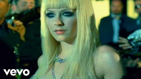 Avril Lavigne - Hot