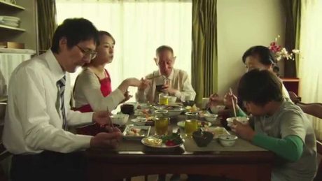 味噌汁's MV「お年玉 ~TOUDAIMOTOKURASHI~」
