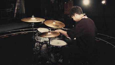 indigo la End 本人が"鐘泣く命"叩いてみた