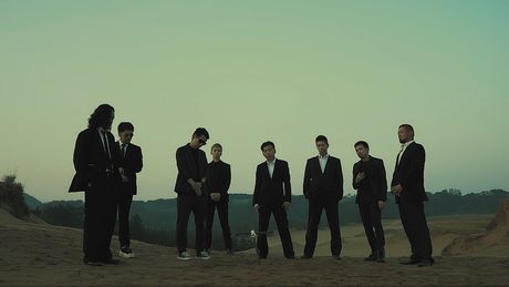 梅田サイファー - トラボルタカスタム feat. KennyDoes, ふぁんく, KZ, KBD, テークエム, KOPERU, peko, R-指定 & 鋼田テフロン