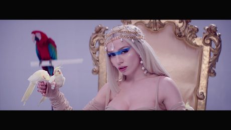 Ava Max - Kings & Queens